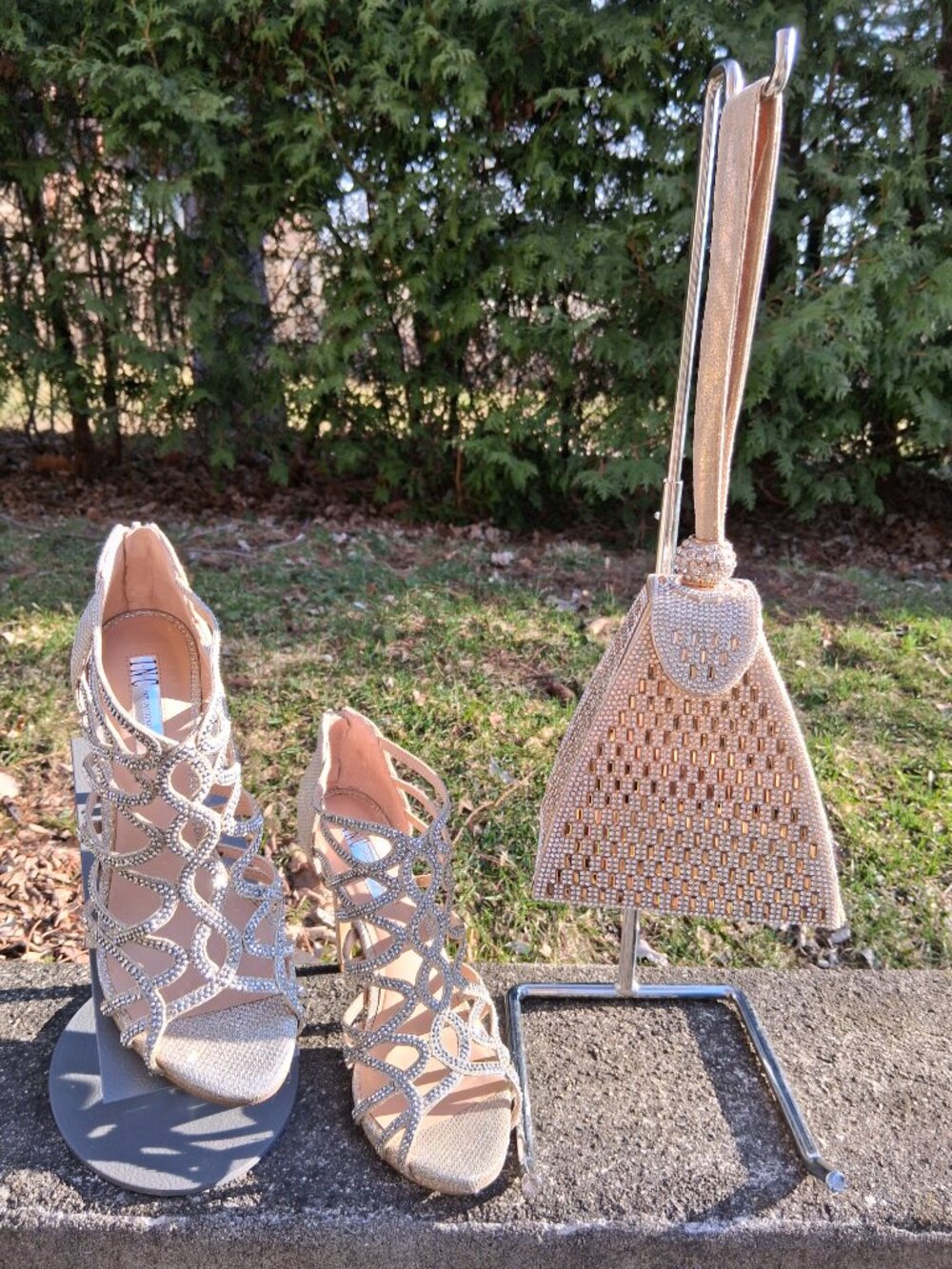 2 items = Women's Champagne Crystal Strappy Gold High Heel Sandals 7.5 and Bag - Picture 3 of 11